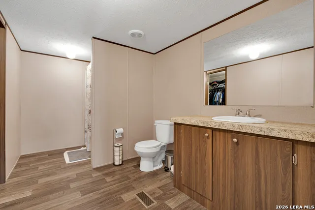 22915 Savannah Hts Von Ormy, TX 78073
