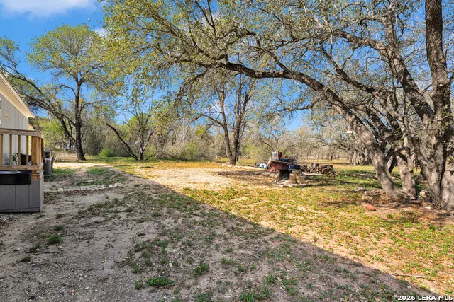 22915 Savannah Hts Von Ormy, TX 78073