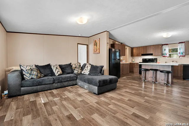 22915 Savannah Hts Von Ormy, TX 78073