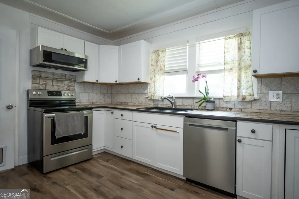 64 Madison Commerce, GA 30529