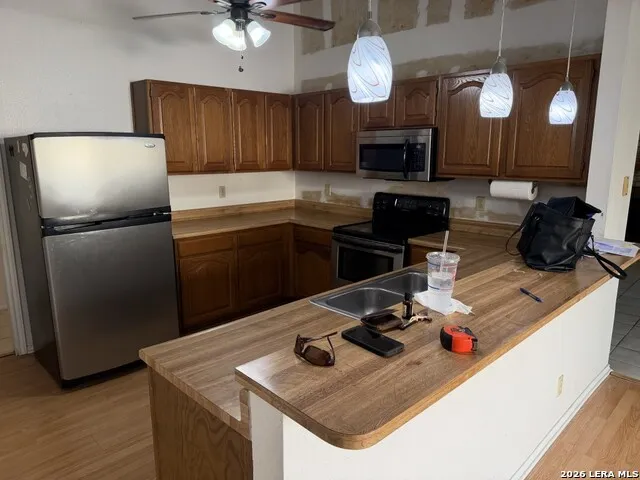 1912 CREEK HILL ST San Antonio, TX 78259