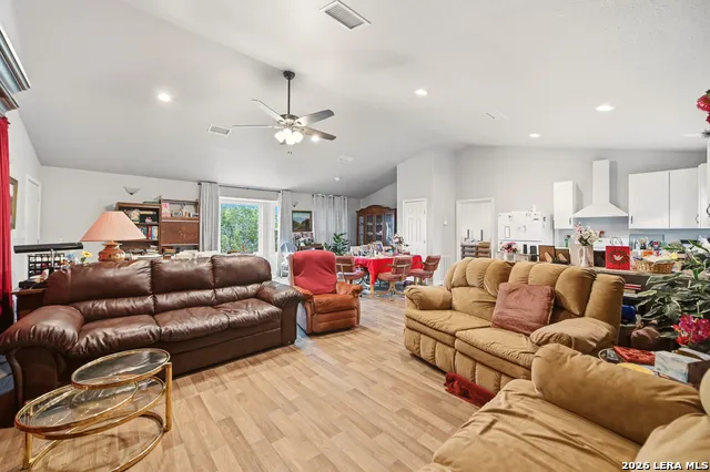752 Taylor Bulverde, TX 78163