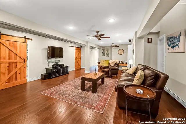 707 Park Shores Canyon Lake, TX 78133