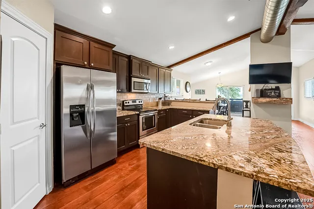 707 Park Shores Canyon Lake, TX 78133