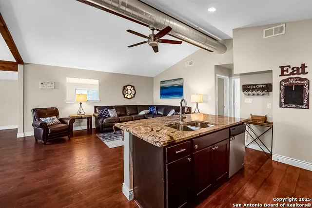 707 Park Shores Canyon Lake, TX 78133