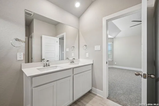 5424 Wrangler Way Marion, TX 78124