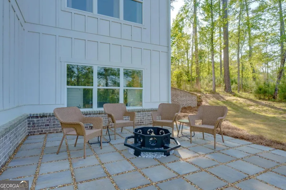 1080 Glen Eagle DR Greensboro, GA 30642