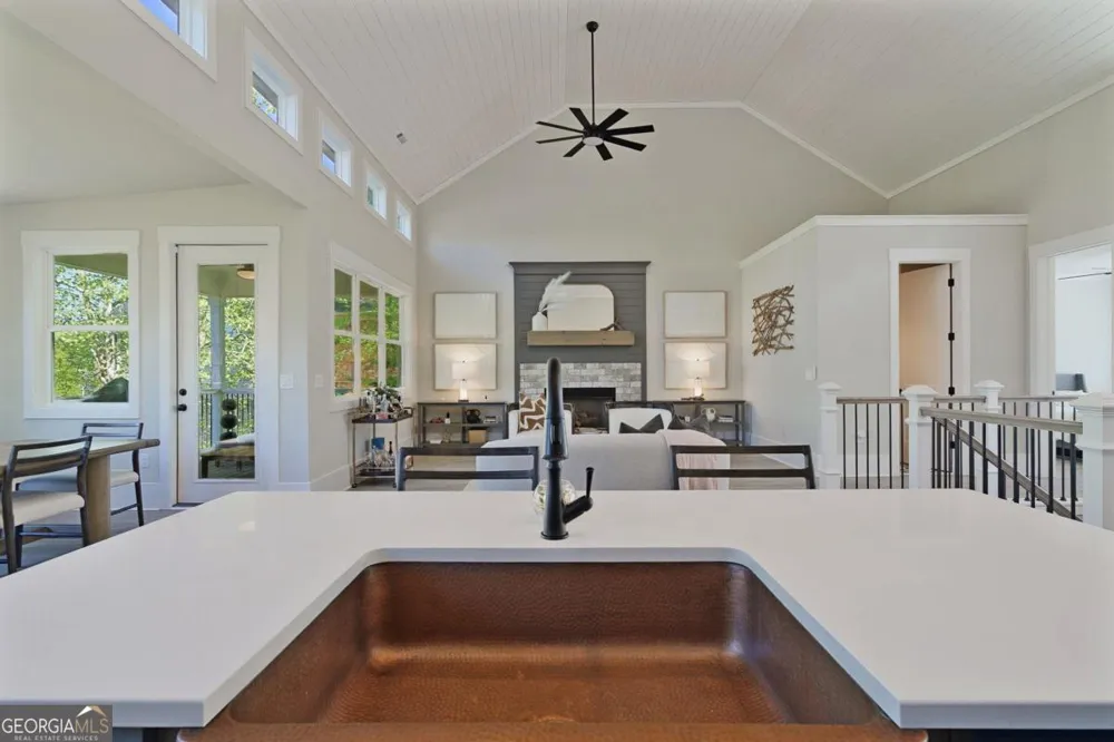 1080 Glen Eagle DR Greensboro, GA 30642