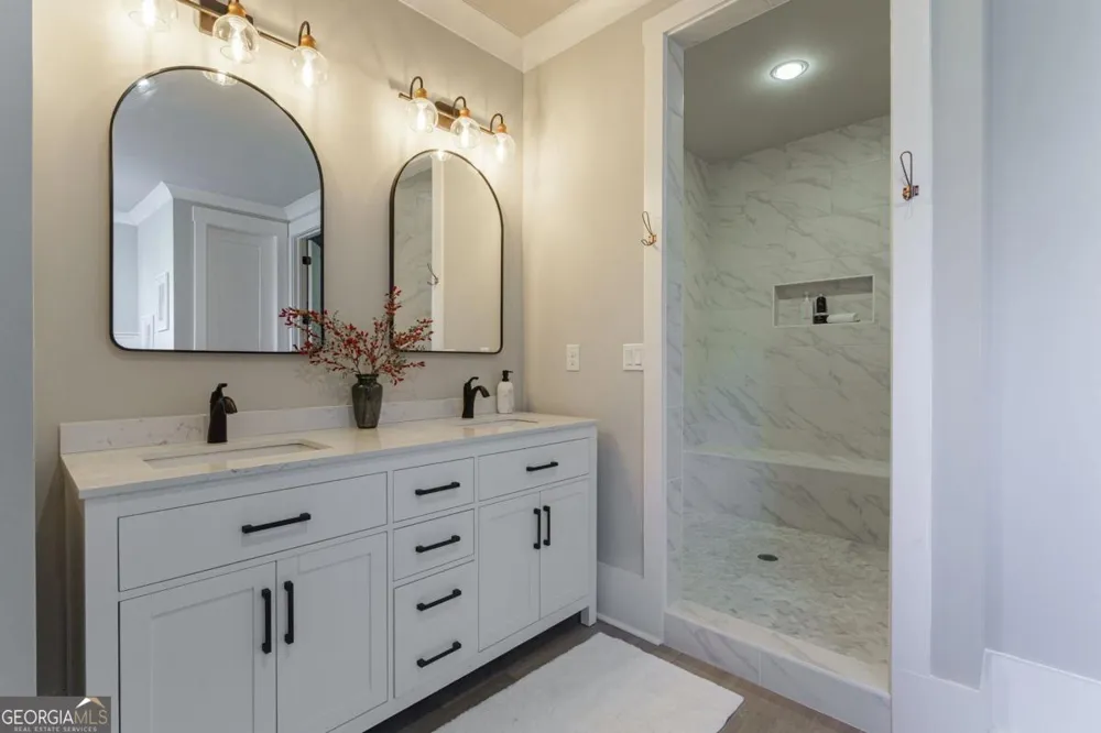 1080 Glen Eagle DR Greensboro, GA 30642