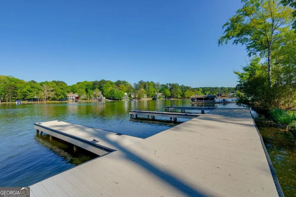 1080 Glen Eagle DR Greensboro, GA 30642