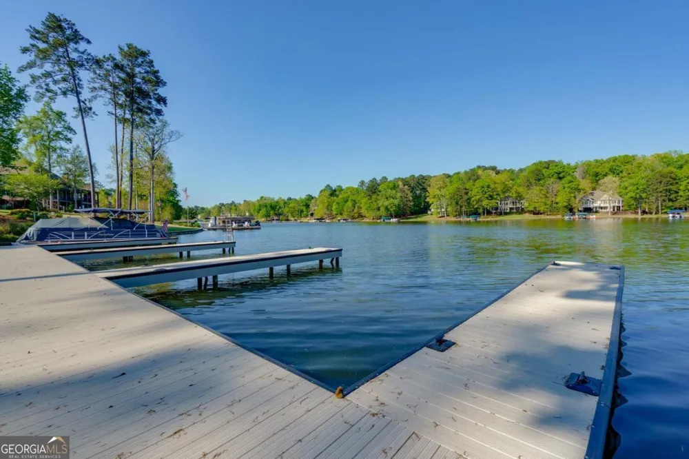 1080 Glen Eagle DR Greensboro, GA 30642