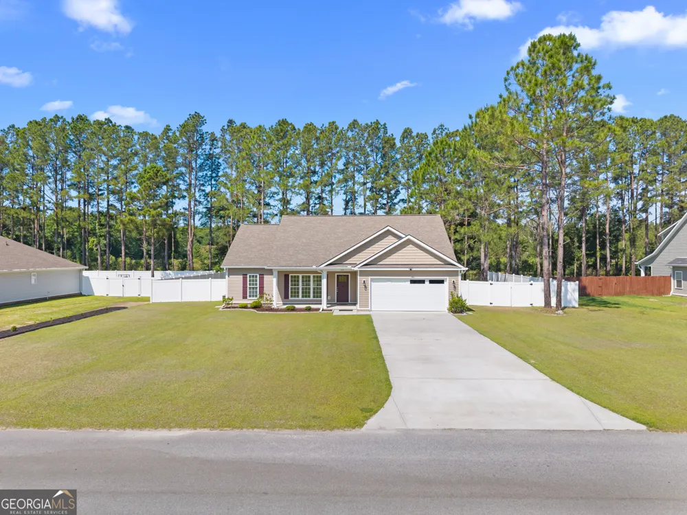 309 Tallulah BND Ellabell, GA 31308