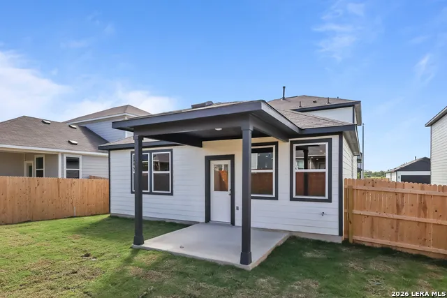 5611 Franklin Hills Von Ormy, TX 78073