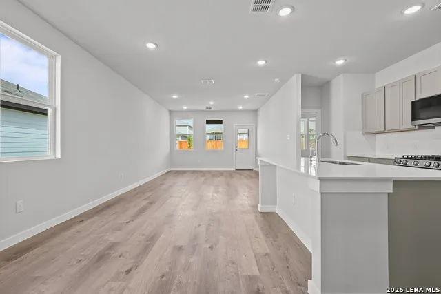 5611 Franklin Hills Von Ormy, TX 78073