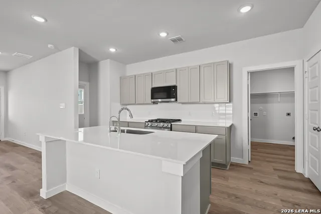 5611 Franklin Hills Von Ormy, TX 78073