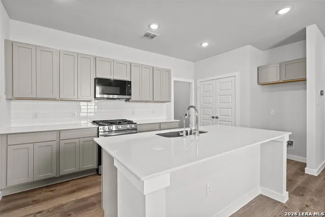 5611 Franklin Hills Von Ormy, TX 78073