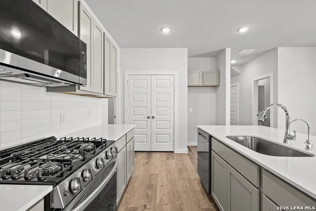5611 Franklin Hills Von Ormy, TX 78073