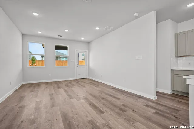 5611 Franklin Hills Von Ormy, TX 78073