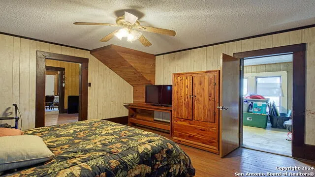1510 C St Floresville, TX 78114