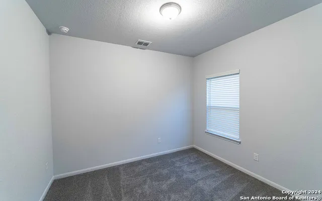 305 JEAN ST Seguin, TX 78155