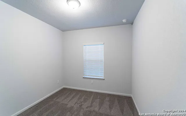 305 JEAN ST Seguin, TX 78155