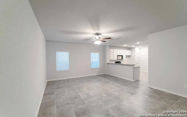 305 JEAN ST Seguin, TX 78155