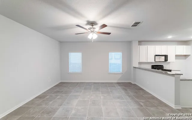 305 JEAN ST Seguin, TX 78155