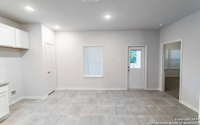 305 JEAN ST Seguin, TX 78155