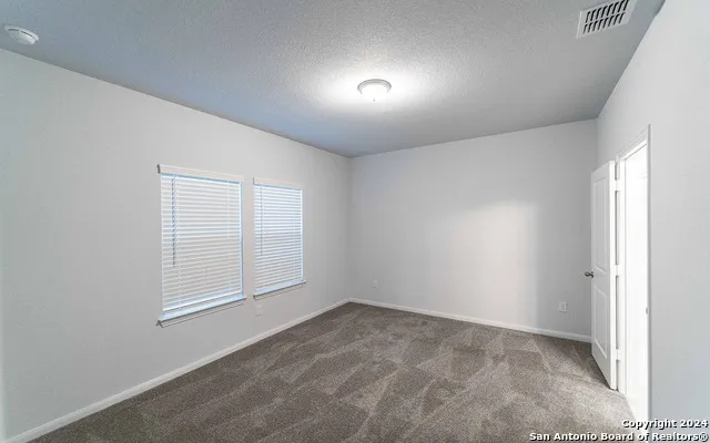 305 JEAN ST Seguin, TX 78155