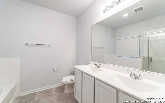 305 JEAN ST Seguin, TX 78155