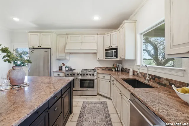 8 WALNUT GROVE RD Boerne, TX 78006