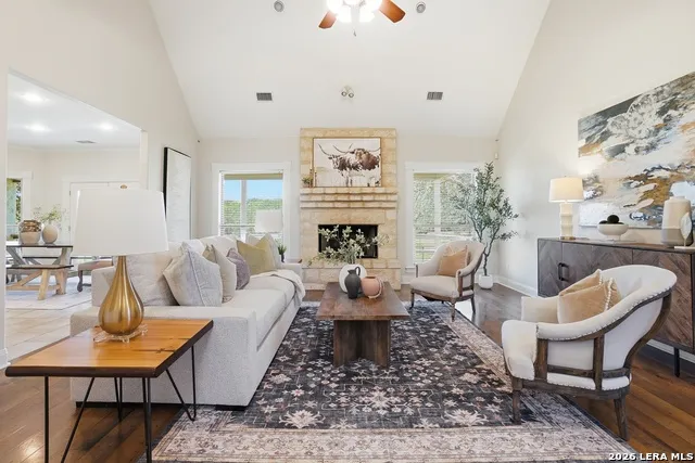 8 WALNUT GROVE RD Boerne, TX 78006