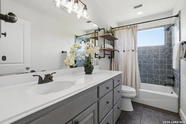 8 WALNUT GROVE RD Boerne, TX 78006