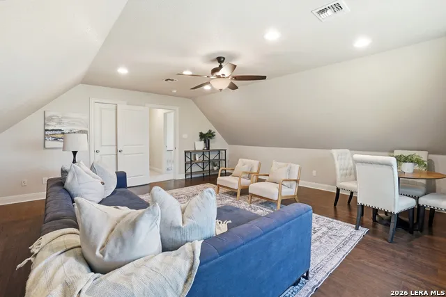 8 WALNUT GROVE RD Boerne, TX 78006
