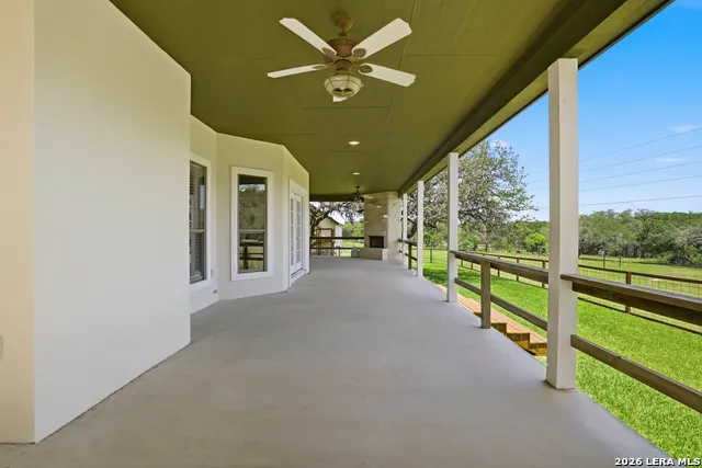 8 WALNUT GROVE RD Boerne, TX 78006