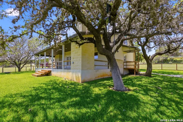 8 WALNUT GROVE RD Boerne, TX 78006