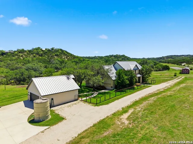 8 WALNUT GROVE RD Boerne, TX 78006