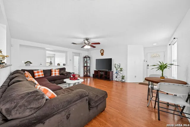 4403 Ivan Dr San Antonio, TX 78244