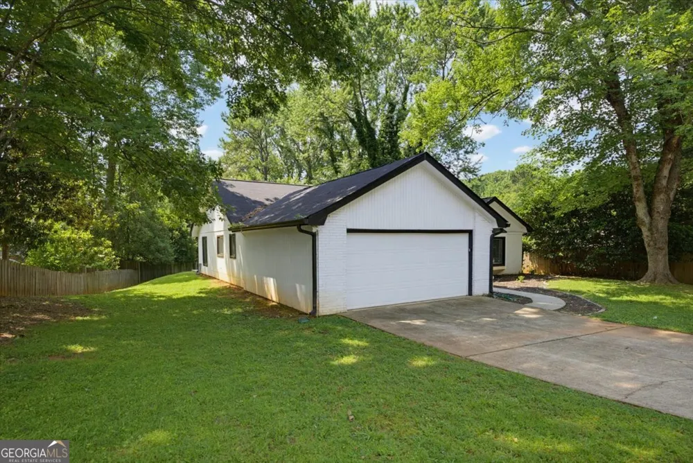 120 Softwood CIR Roswell, GA 30076