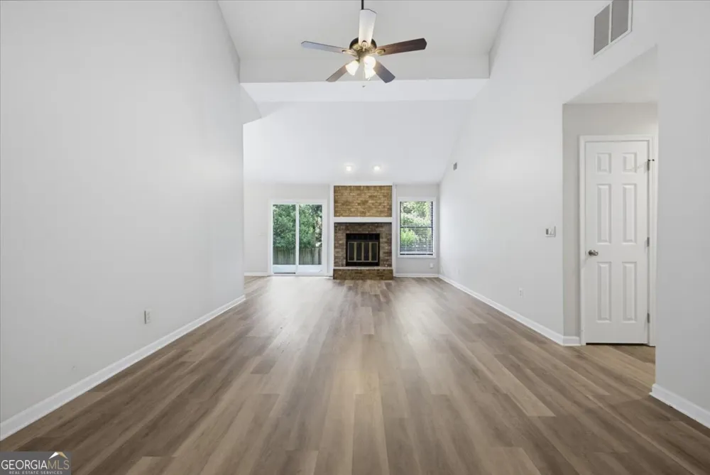 120 Softwood CIR Roswell, GA 30076