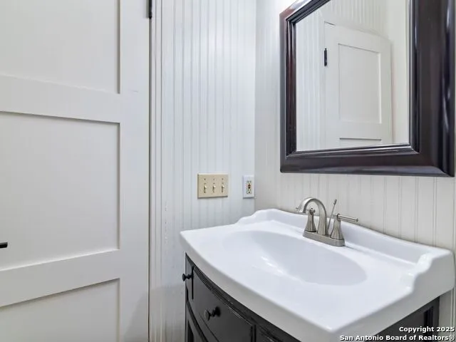 131 Bess St. Boerne, TX 78006