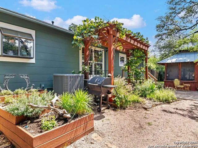 131 Bess St. Boerne, TX 78006