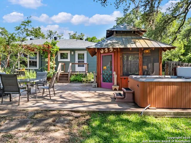 131 Bess St. Boerne, TX 78006