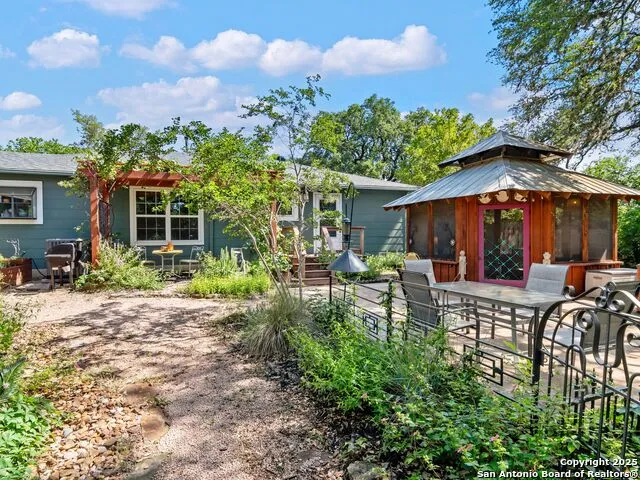 131 Bess St. Boerne, TX 78006