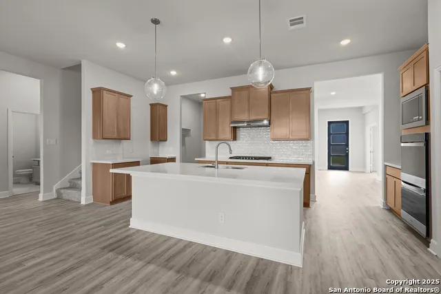 4519 Yoakum Valley Schertz, TX 78108