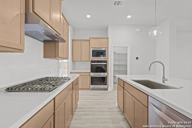 4519 Yoakum Valley Schertz, TX 78108