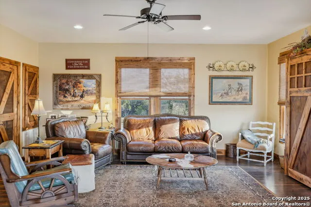 232 Stoneleigh Rd. Center Point, TX 78010