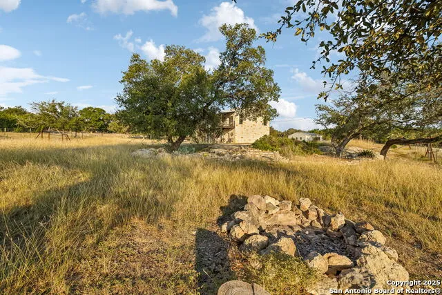 232 Stoneleigh Rd. Center Point, TX 78010