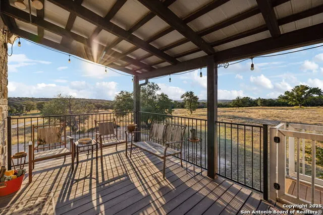 232 Stoneleigh Rd. Center Point, TX 78010