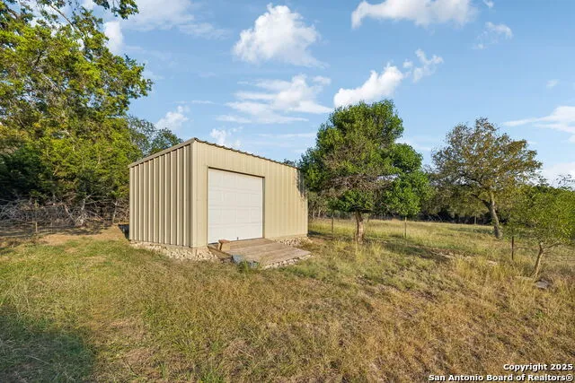 232 Stoneleigh Rd. Center Point, TX 78010